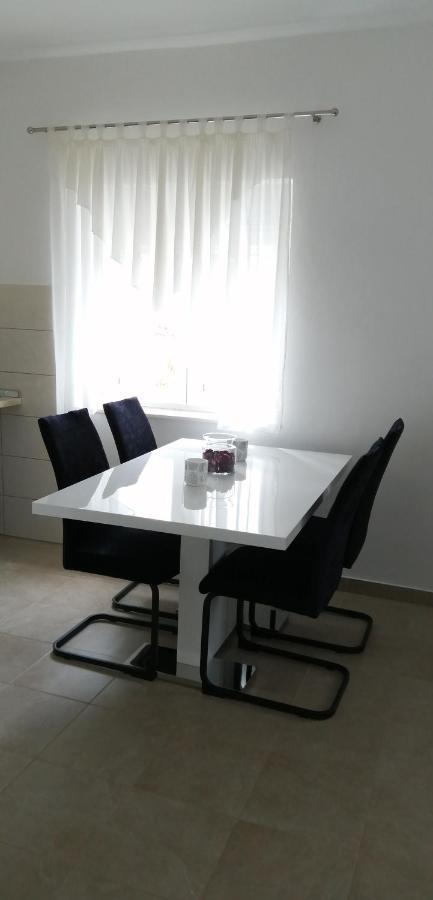 Apartman Borna Starigrad Paklenica Εξωτερικό φωτογραφία